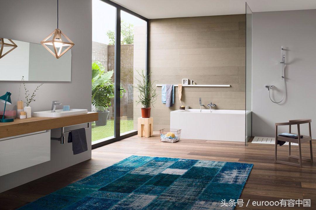 浴室装浴缸还是淋浴好,家里装浴缸实用吗