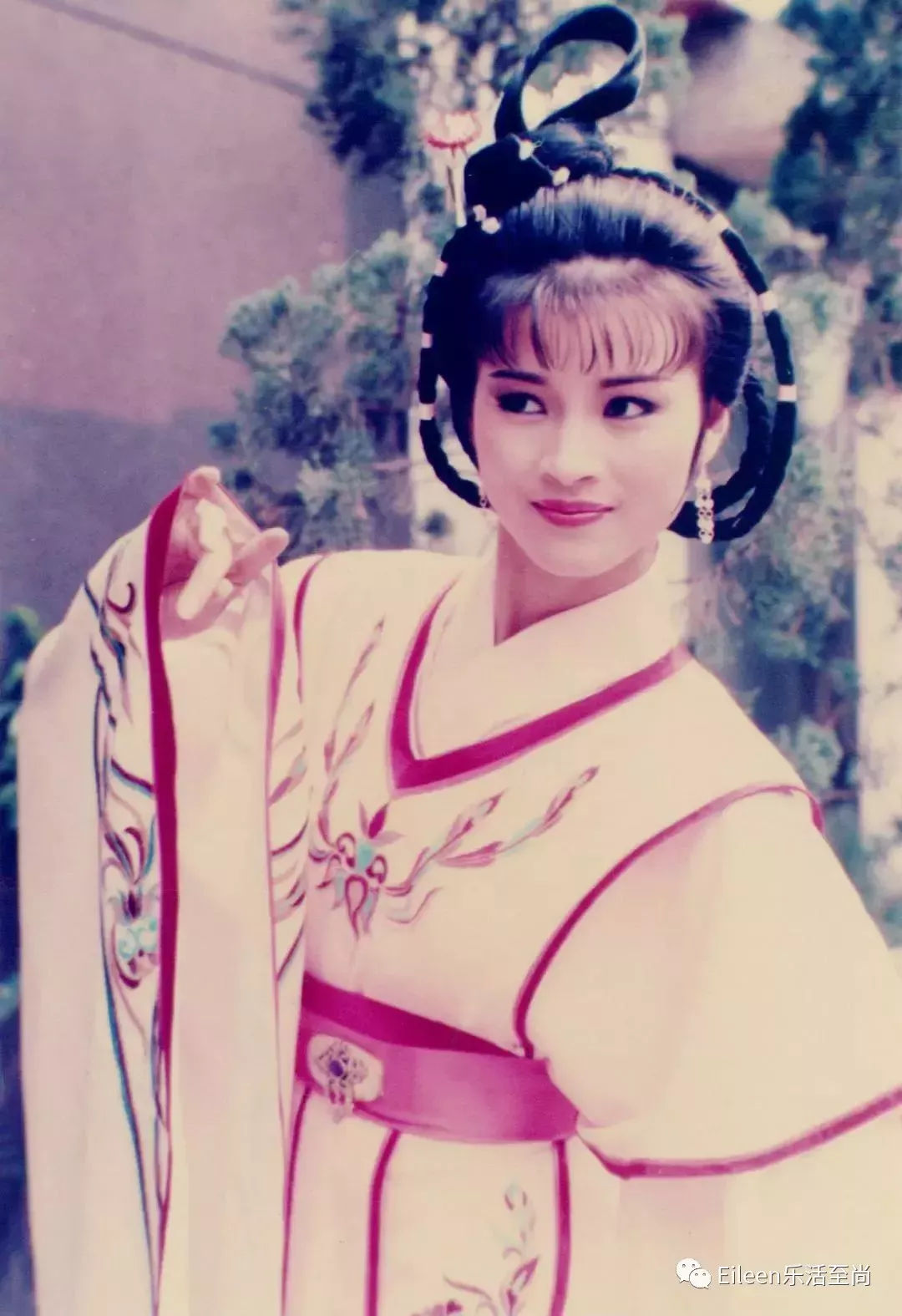 她是亦舒最爱喜宝，惨遭家暴失婚失财，亚视一姐历尽劫难续写精彩