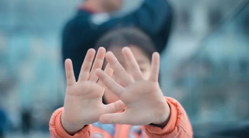 佛检拍案丨两*女幼**泣血悲鸣:我爸缘何杀了我妈?