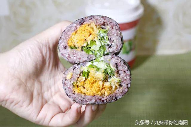 和心爱的人窝在家里,和心爱的人一起住民宿