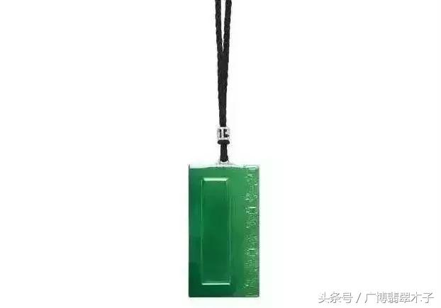 六千多块的“龙石种“翡翠，不用想都是假货