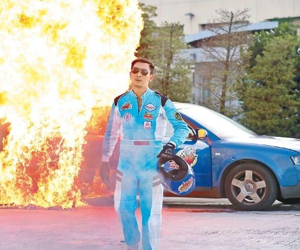 8月最新港剧即将播出,港剧小花不惜牺牲形象演光头女孩踢球!