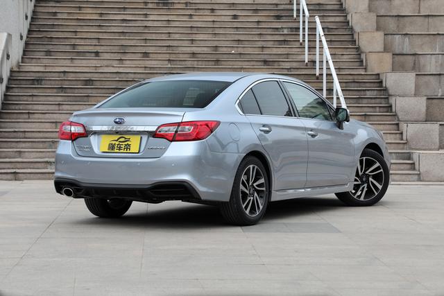 睡醒的狮子,睡醒的狮子正在慢慢苏醒