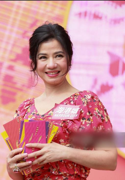 钟楚红素颜照老态毕现,钟楚红62岁素颜照片