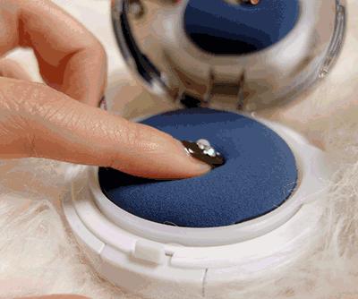 哪款粉底液粉扑最好上妆,粉底刷和气垫粉扑哪个上妆比较好