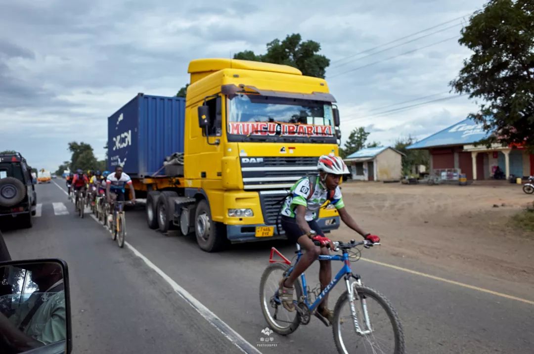 肯尼亚和坦桑尼亚哪个值得去,坦桑尼亚刚刚好之行