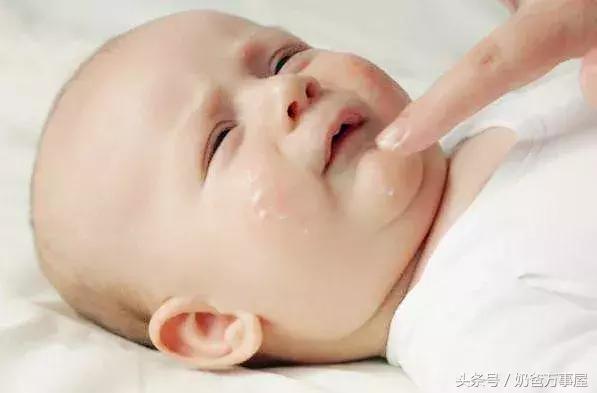 宝宝脸上湿疹反反复复怎么根除,一到春夏季宝宝身上长湿疹