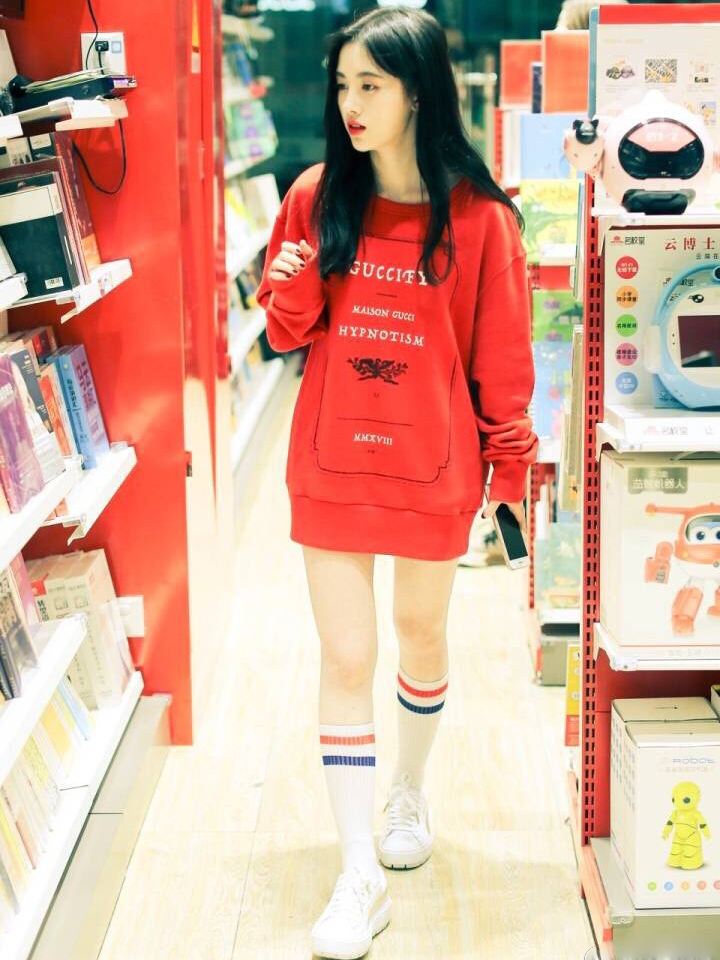 沈梦辰和男生比腿长,沈梦辰鞠婧祎身高