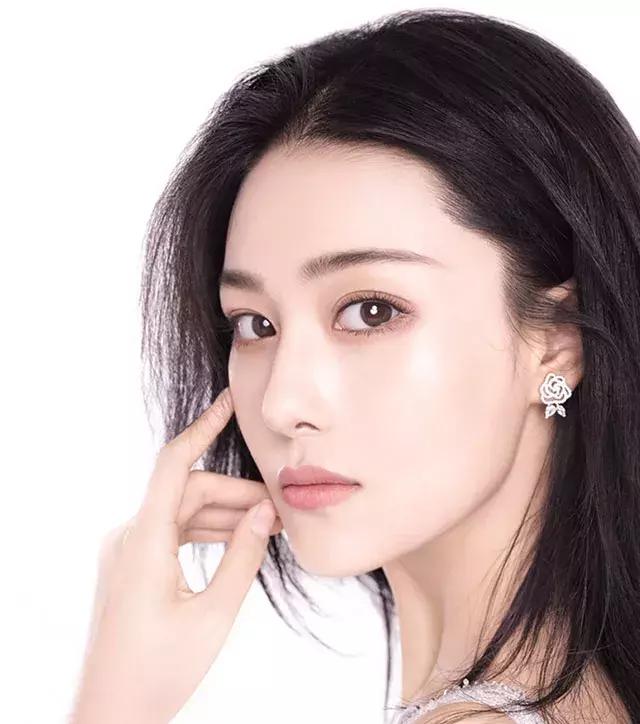 张馨予蝴蝶戒指,张馨予的结婚戒指是哪个牌子