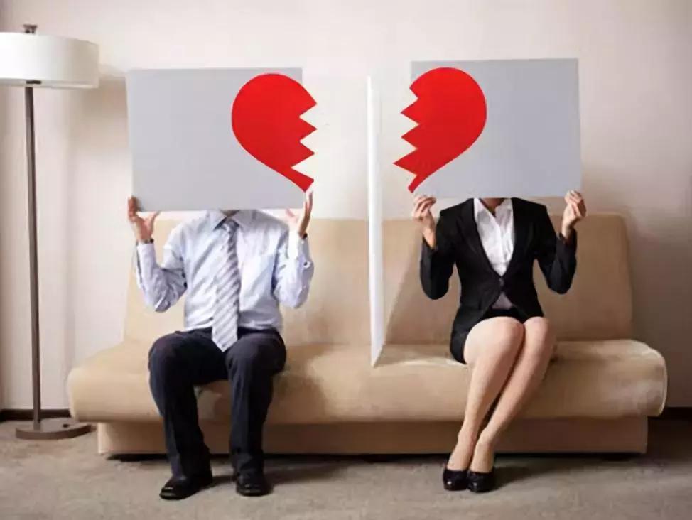 一个女人变心的三种迹象,男人开始变心身体反应