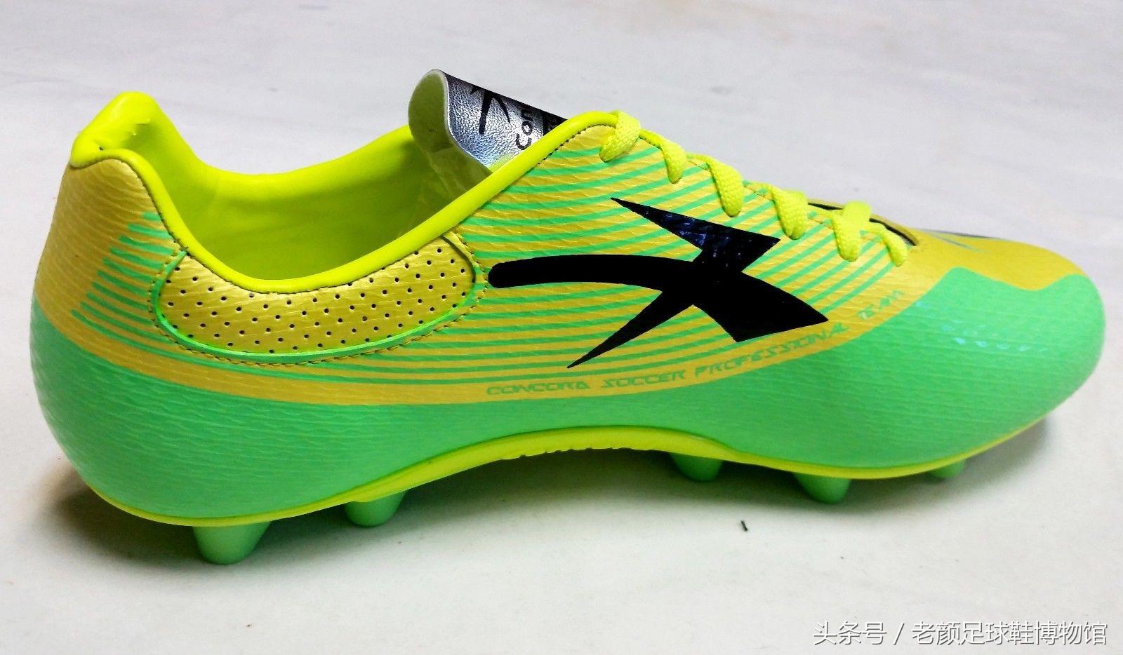 世界杯鸳鸯足球鞋,世界杯彪马鸳鸯足球鞋绿橙