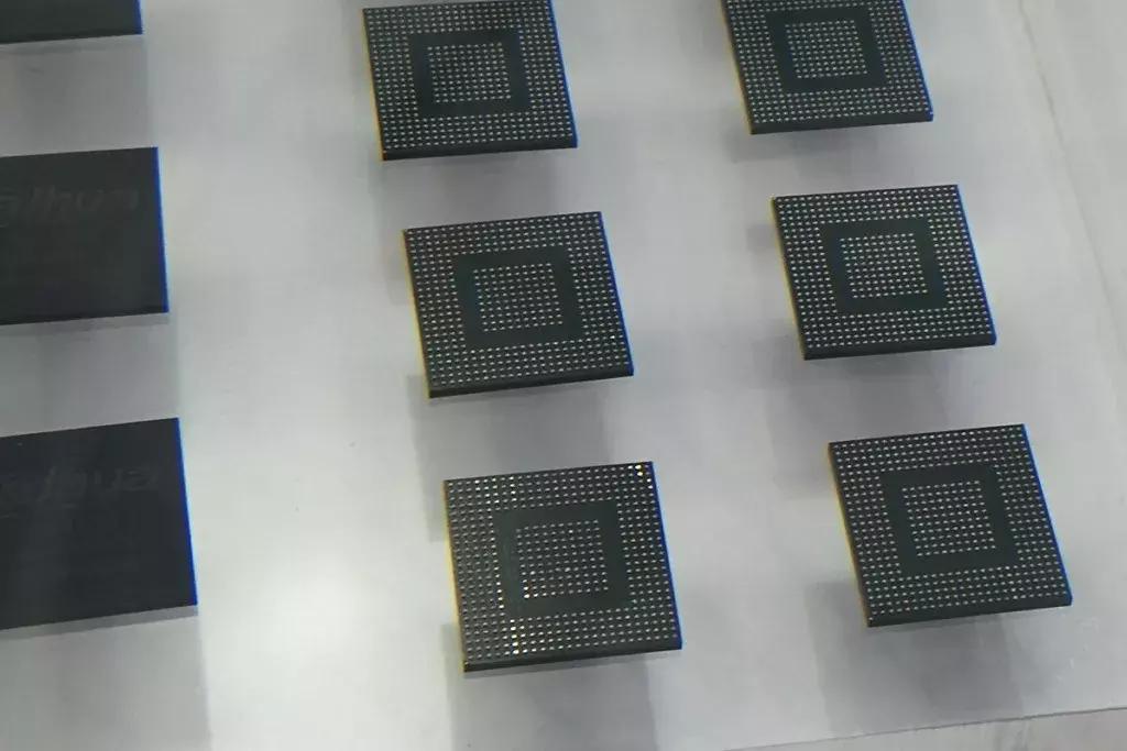 全系标配无钥匙进入和启动的车,一键启动和无钥匙进入的车型