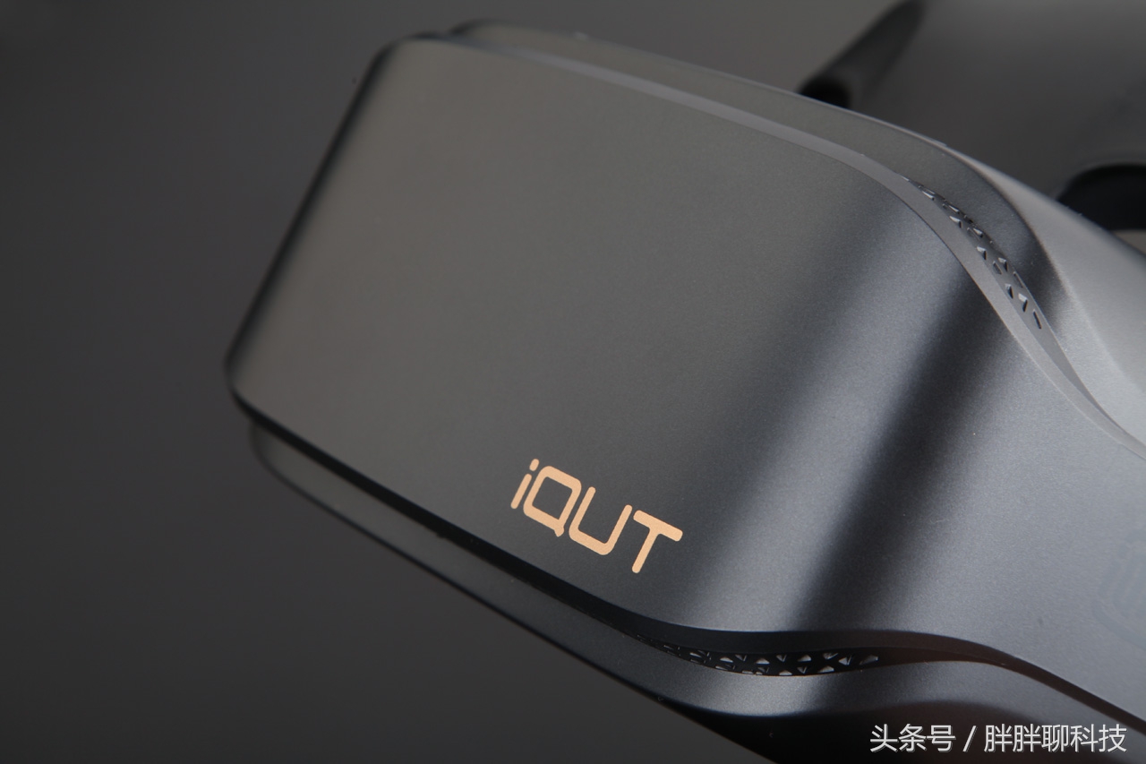 致未来的我们：爱奇艺奇遇IIVR一体机体验，真正的影院般体验！