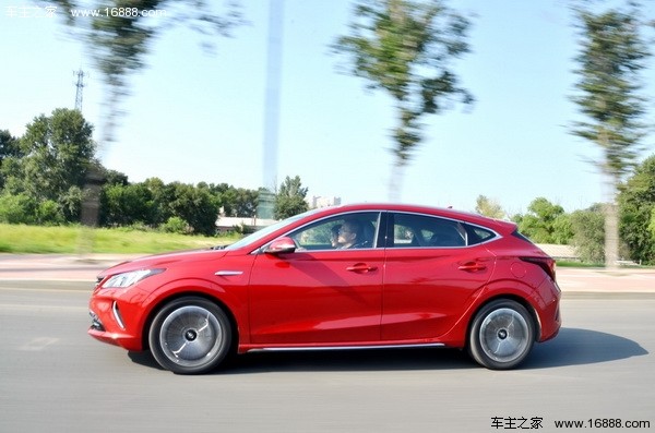 长安逸动xt两厢车16款值得购买吗,长安两厢车逸动xt测评