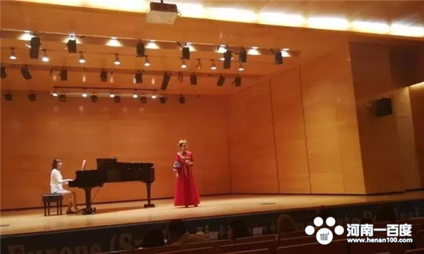 河南南阳姑娘斩获金牌,褚洪莹