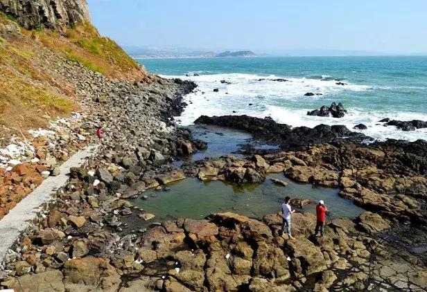 韩国济州岛是一座典型的火山岛,世界有名的火山岛
