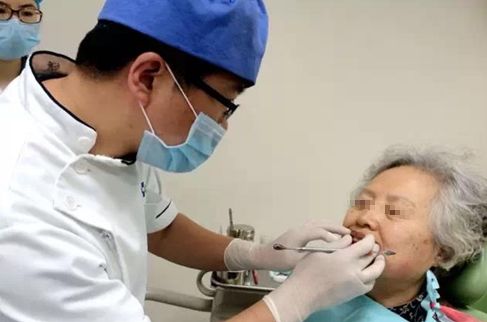 速看！刚刚发布大消息！8月起牙齿矫正、种植牙这10项费用全免！