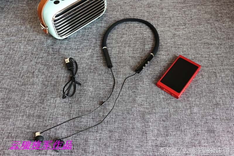 蓝牙耳机一会左耳一会右耳,蓝牙耳机一会响一会不响怎么回事