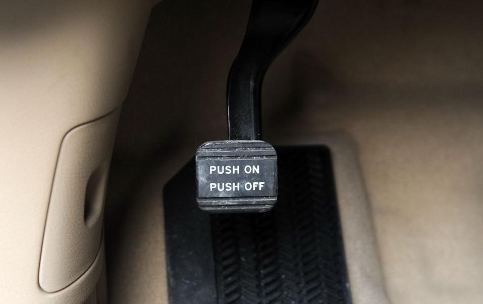 奥德赛mpv老款,2万想买10年本田奥德赛七座mpv