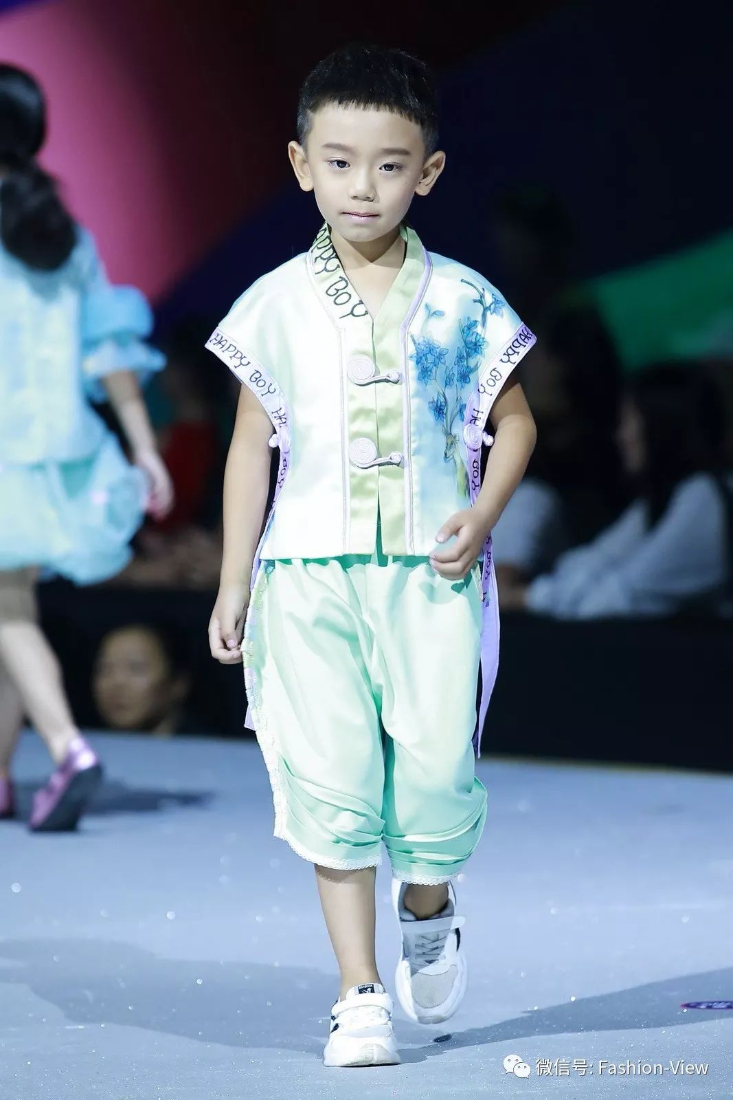 重庆2020国潮少儿时装周,2019重庆国际少儿时尚周启幕