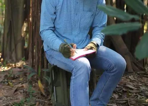 什么样的战术笔能带上飞机火车,带小刀的战术笔能上飞机吗