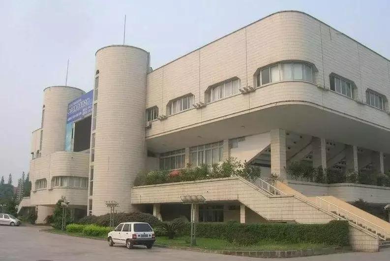 成都155个公共体育场馆免费,成都体育场有序开放