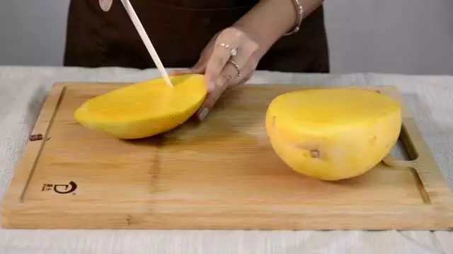 自制芒果冰沙,如何自制芒果冰沙