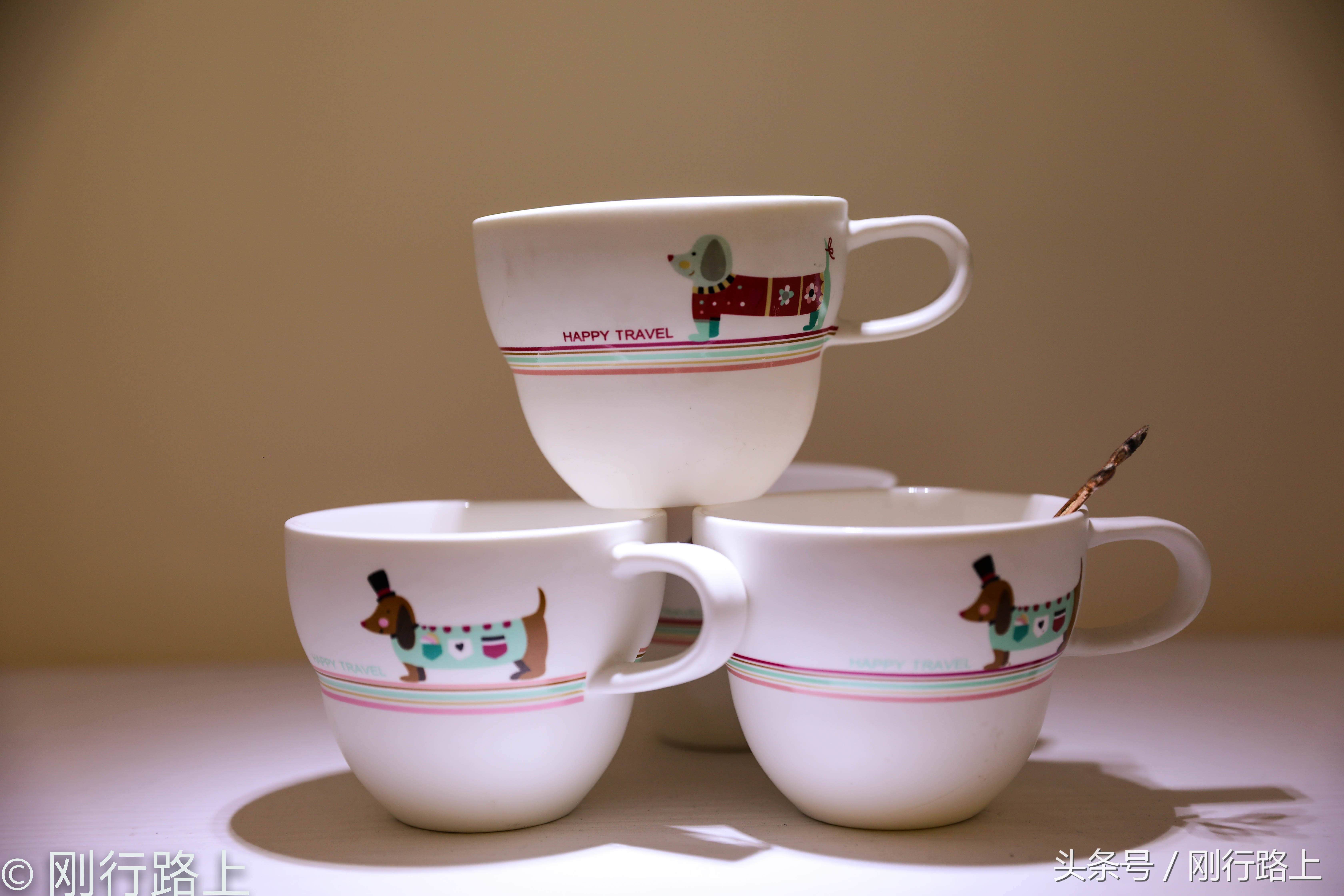 潮州瓷器与景德镇瓷器哪个更好,景德镇瓷器和潮州瓷器的比较