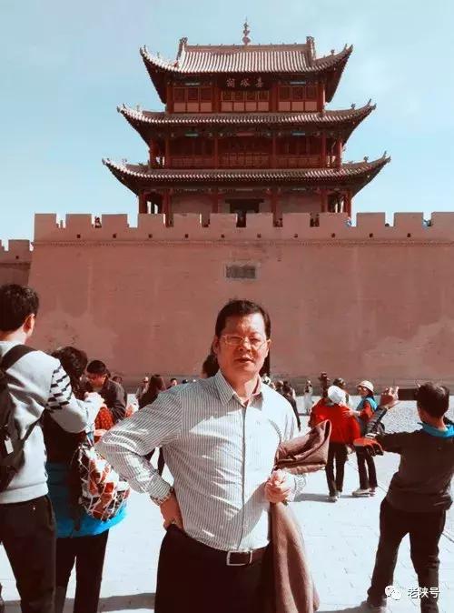 往事并非如烟——读作家*党**宏先生《聆听心灵的回声》有感