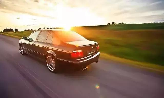 汽车路感太清晰是什么原因,新车方向感不好怎么办