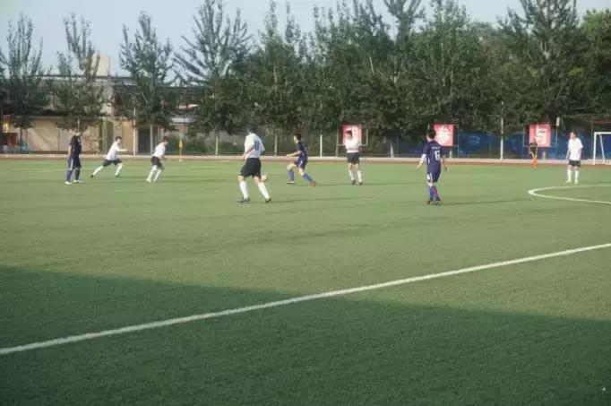 点燃新激情,丰富新生活——“映连红杯”足球邀请赛鸣锣收金