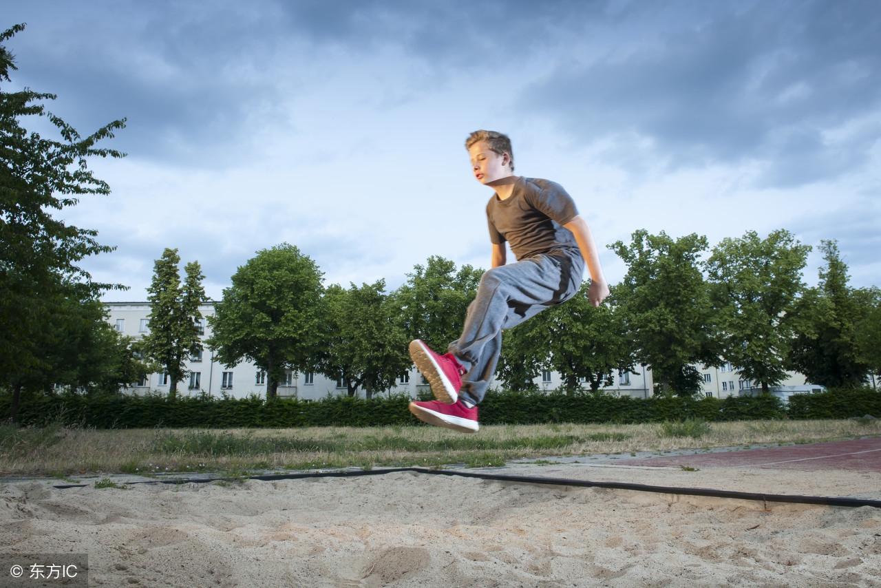 跳远如何知道跳了多少米,跳远是怎么算的