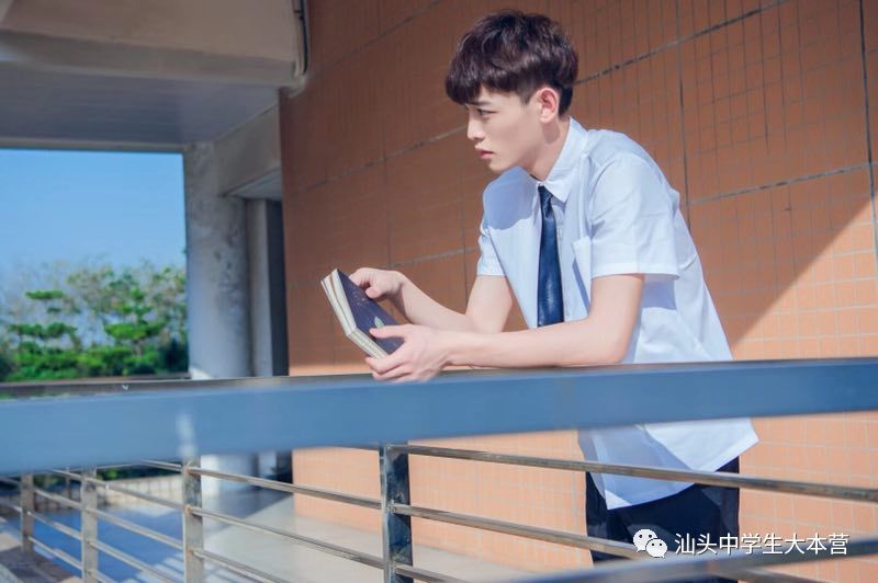 鎶栭煶鐧句竾绮変笣鏍¤崏,鏍″洯鐢风