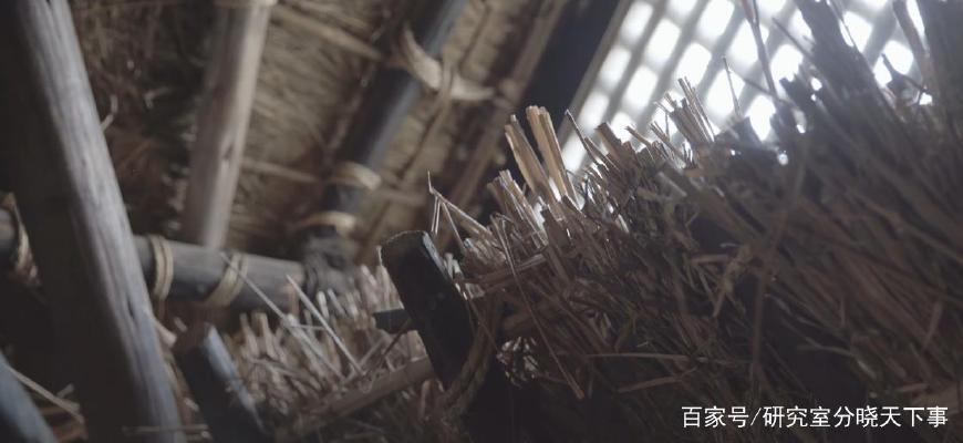 洛阳偃师南部的青萝山下有一大片屹崖突出的地方,村名叫“灰嘴”