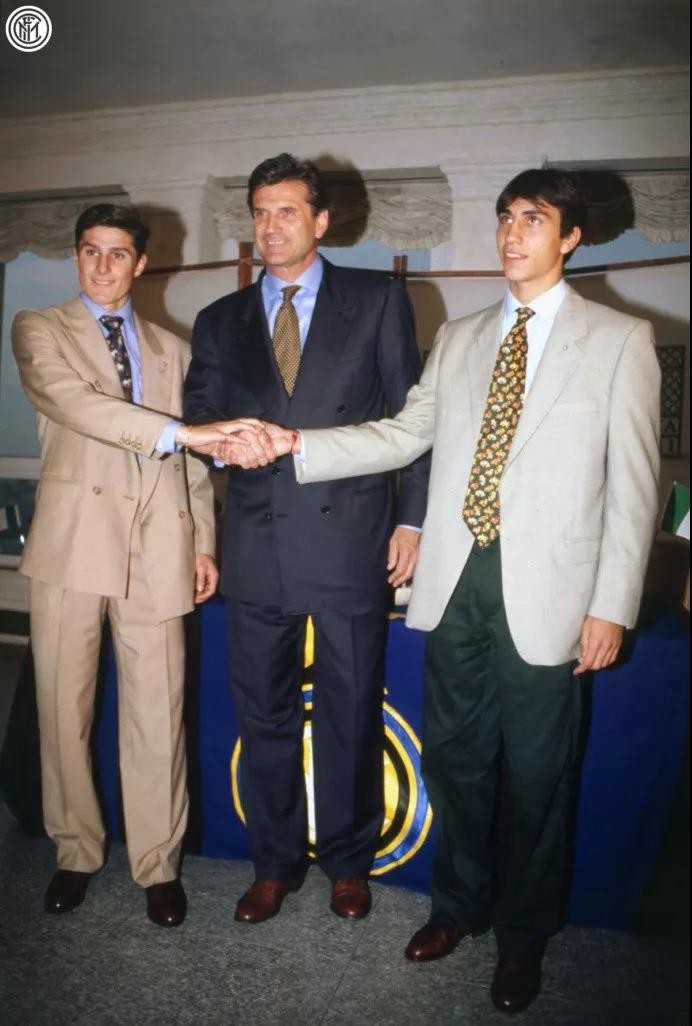 19年抒写一段传奇，蓝黑军团永恒的4号