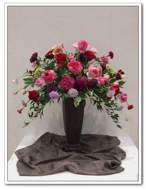 银柳插花颜色搭配教程,插花技巧花艺色彩搭配