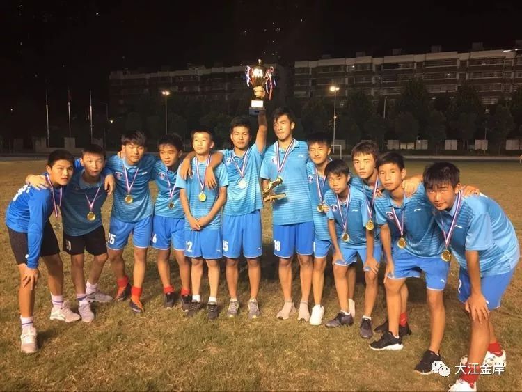 首届全国青少年校园足球明星联赛收官武汉六中位育中学荣获初中组冠军
