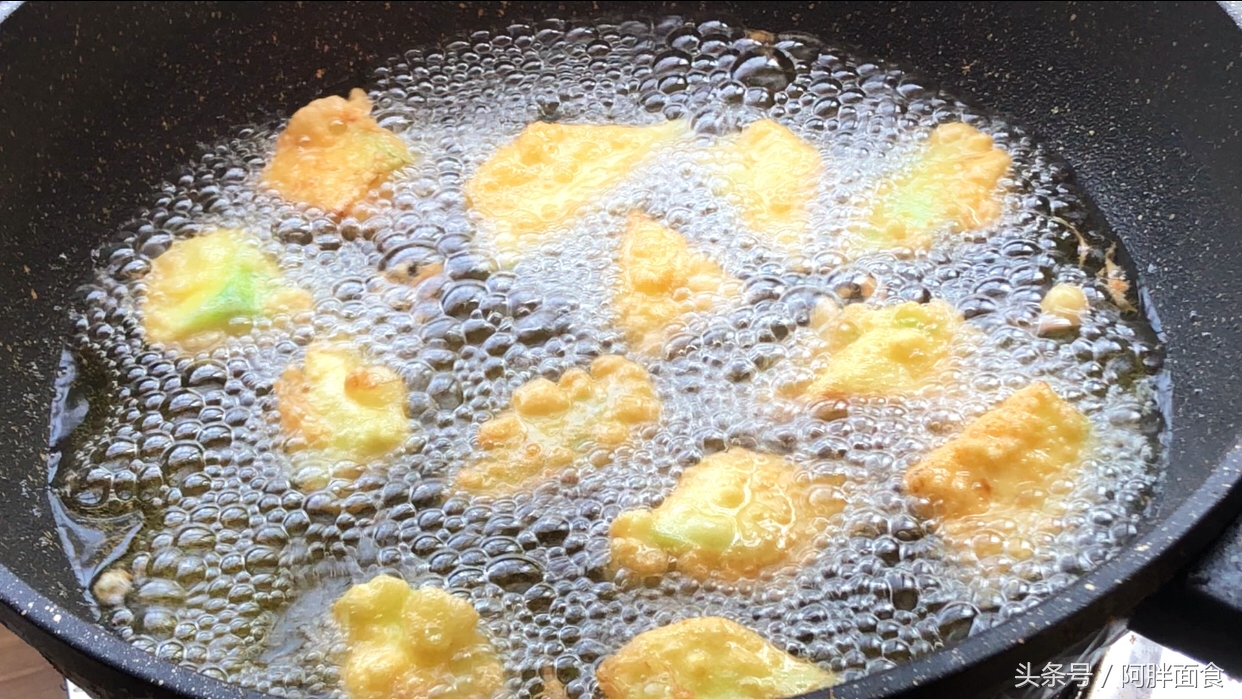 这个季节的丝瓜怎么吃,立秋后的丝瓜怎样吃不发黑