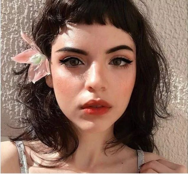 当下最流行的6款刘海,今年最流行的两款刘海