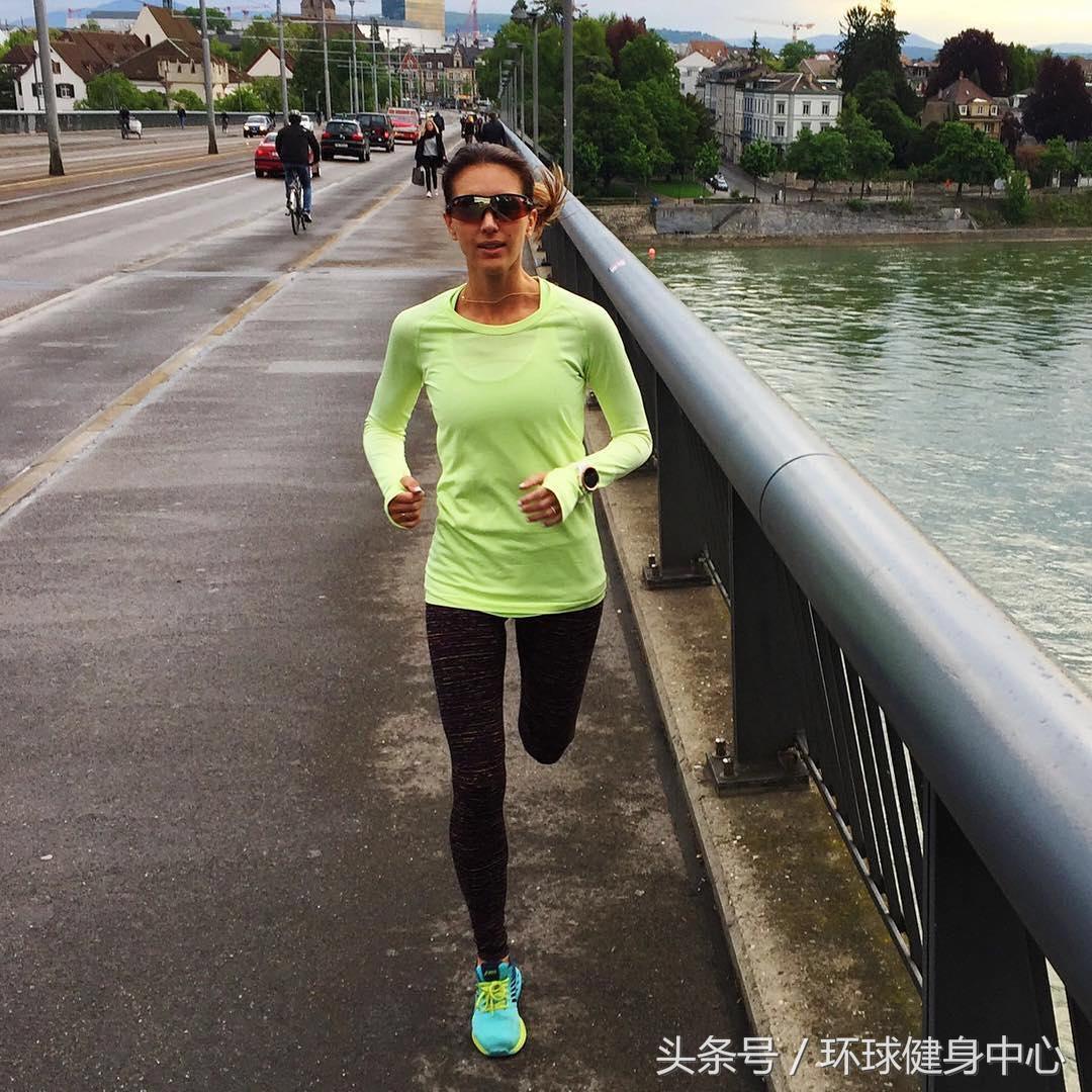 跑步小腿疼缓解的方法如下,跑步小腿怎么缓解疼痛