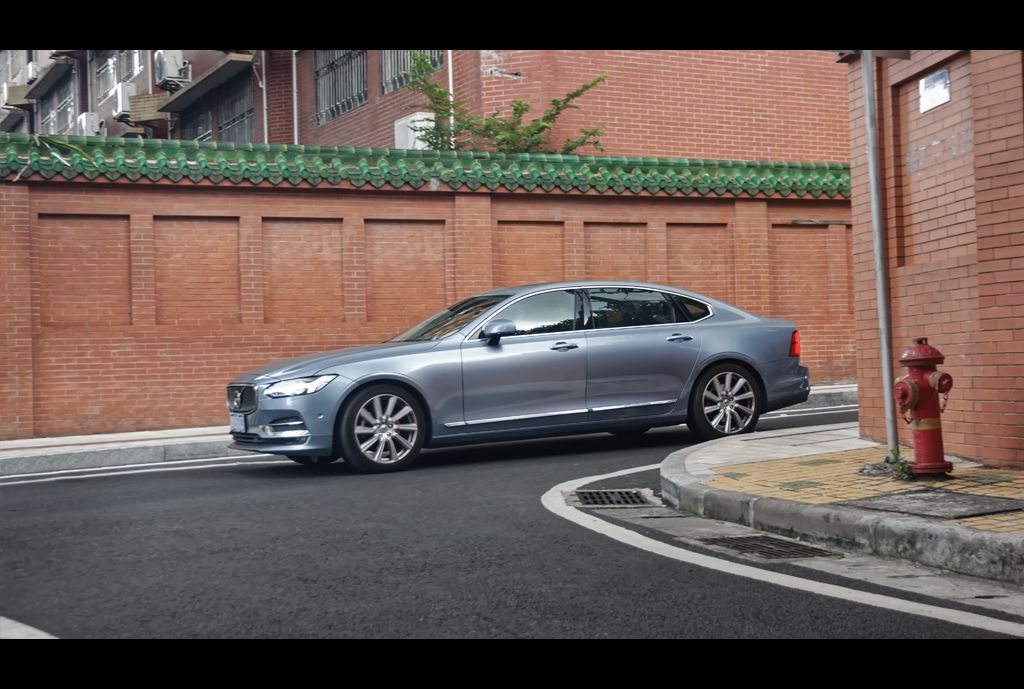 沃尔沃xc60和s90哪个更安全,沃尔沃s90安全测试