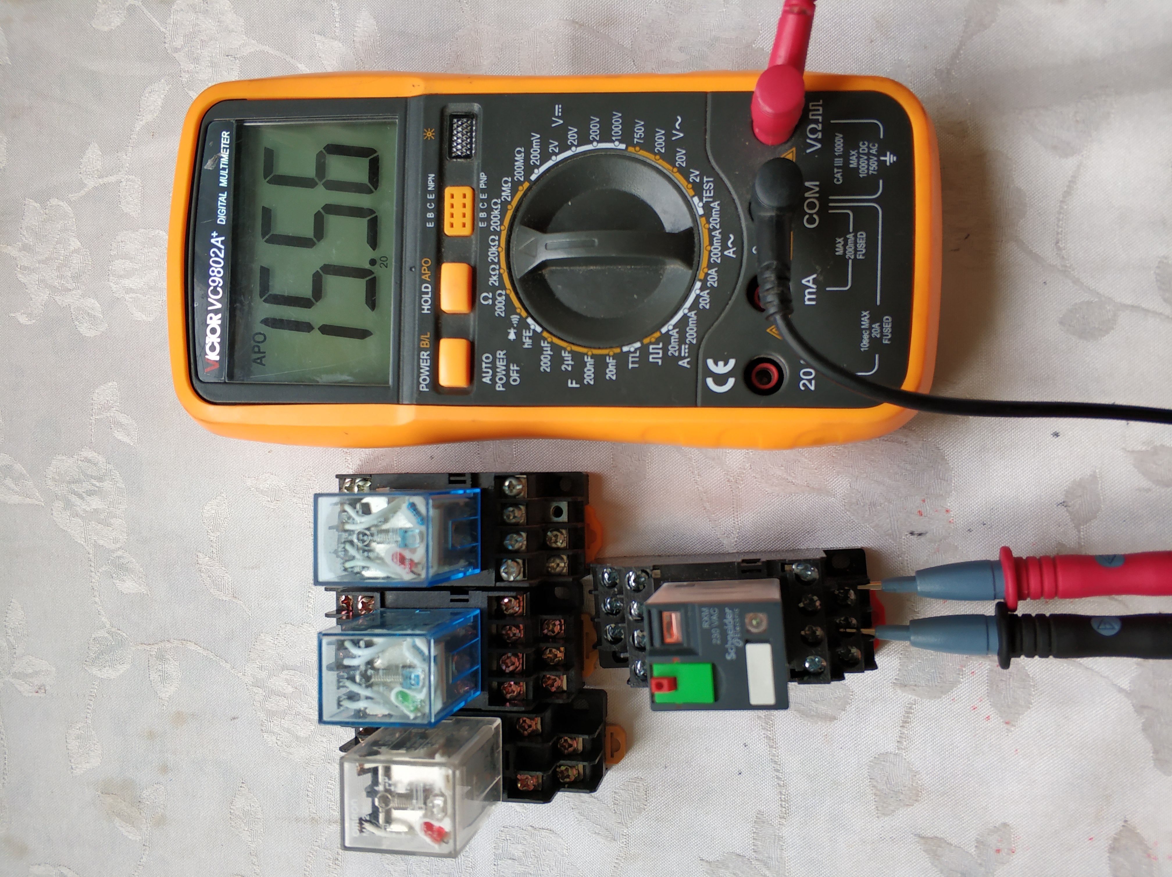 万用表怎么测量中间继电器,万用表怎么测中间继电器的好坏