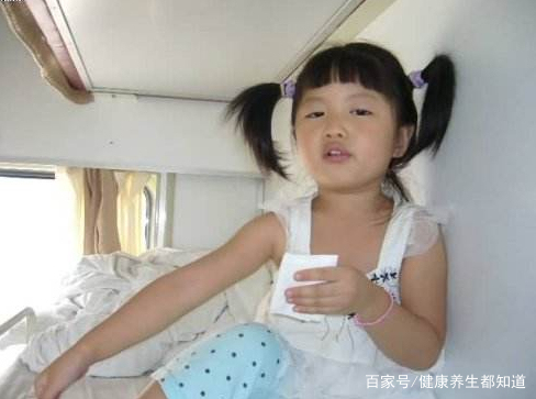 女童突发惊厥公交司机5分钟送医,高铁上女孩突发癫痫