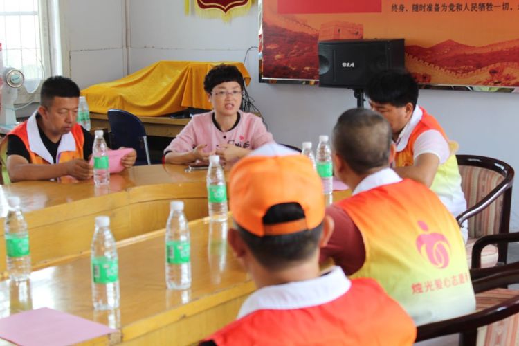 关爱自闭症的孩子视频,关爱智力残疾孩子