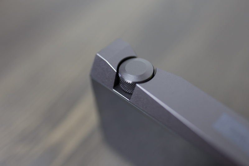 将不对称设计发挥到极致，“歪头杀”艾利和SR15*放播**器上手体验