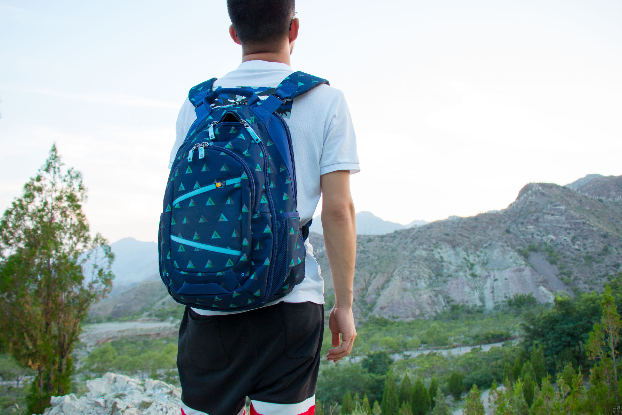 英伦风双肩包大容量测评,慵懒感双肩包背包测评