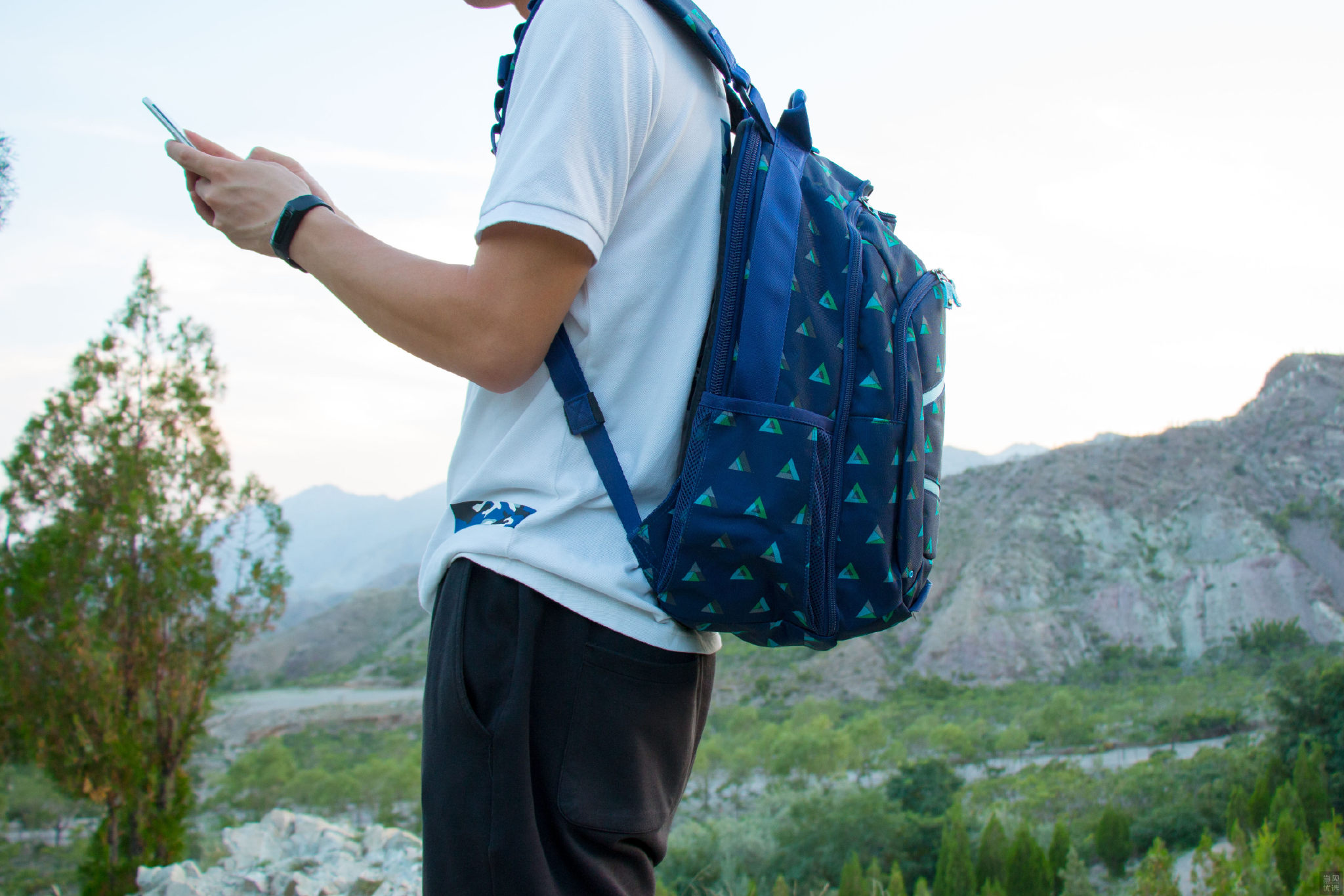 英伦风双肩包大容量测评,慵懒感双肩包背包测评