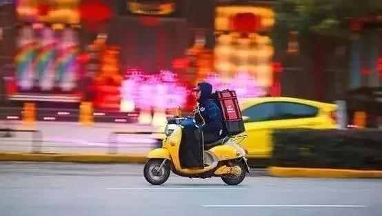 工资5000，还贷7000：深圳人的夜晚，其实比白天更忙