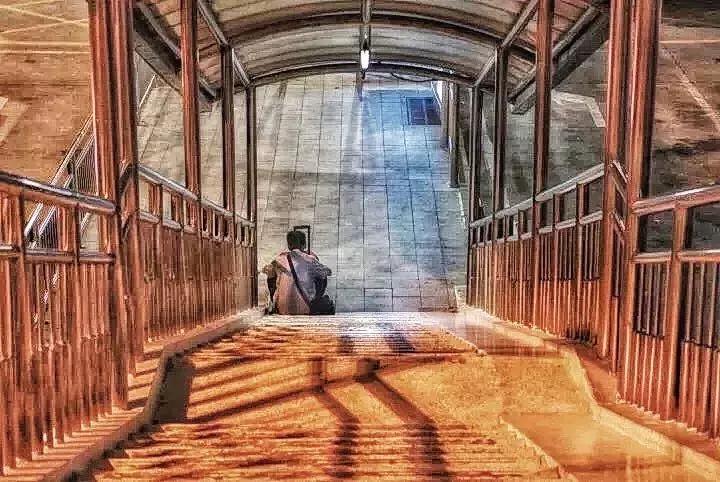 工资5000，还贷7000：深圳人的夜晚，其实比白天更忙