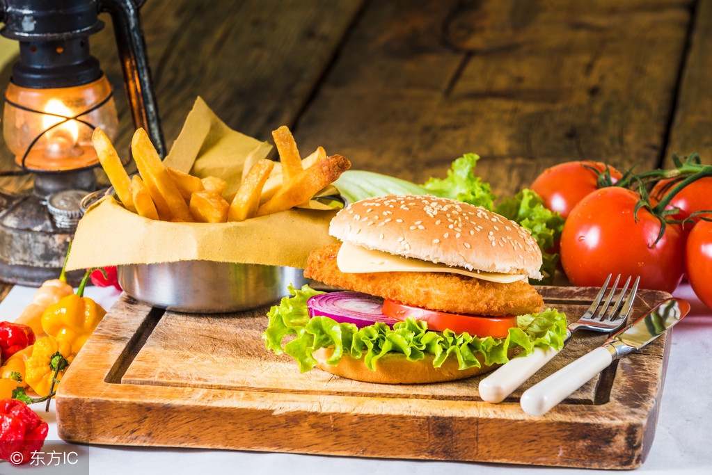 晚上吃宵夜吃什么最健康呢,晚上吃宵夜哪个是最不容易胖的